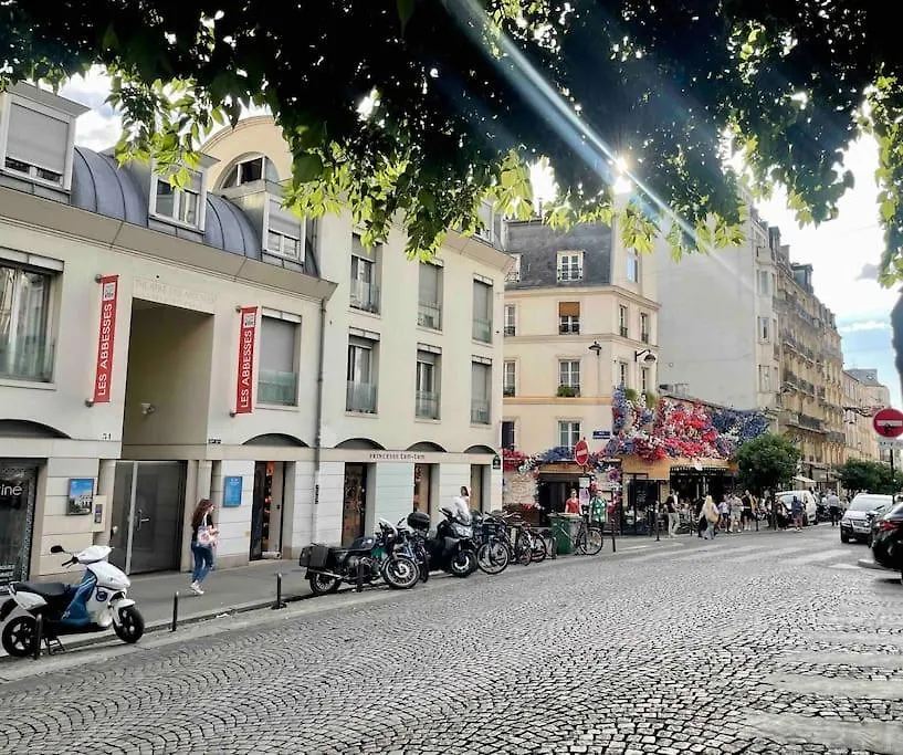Superbe Studio Montmartre, Rue Des Abbesses パリ
