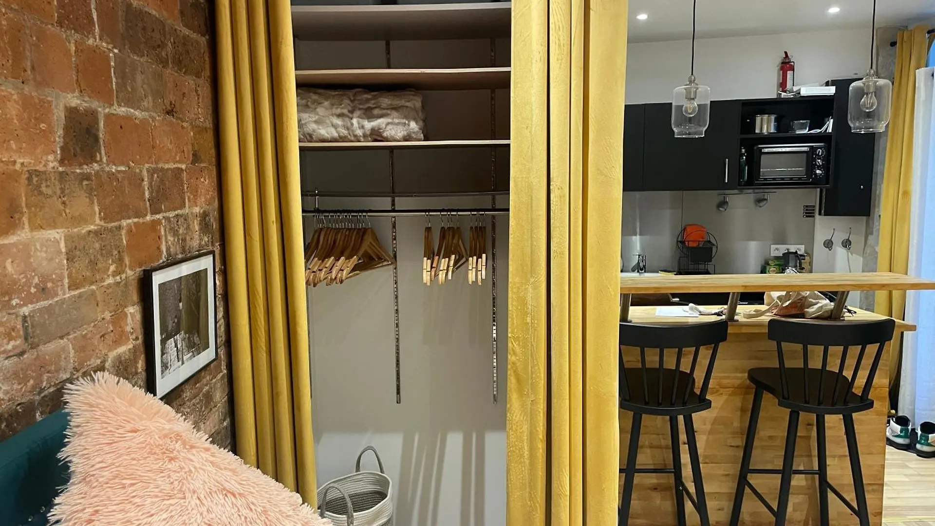 Superbe Studio Montmartre, Rue Des Abbesses Paříž Apartmán